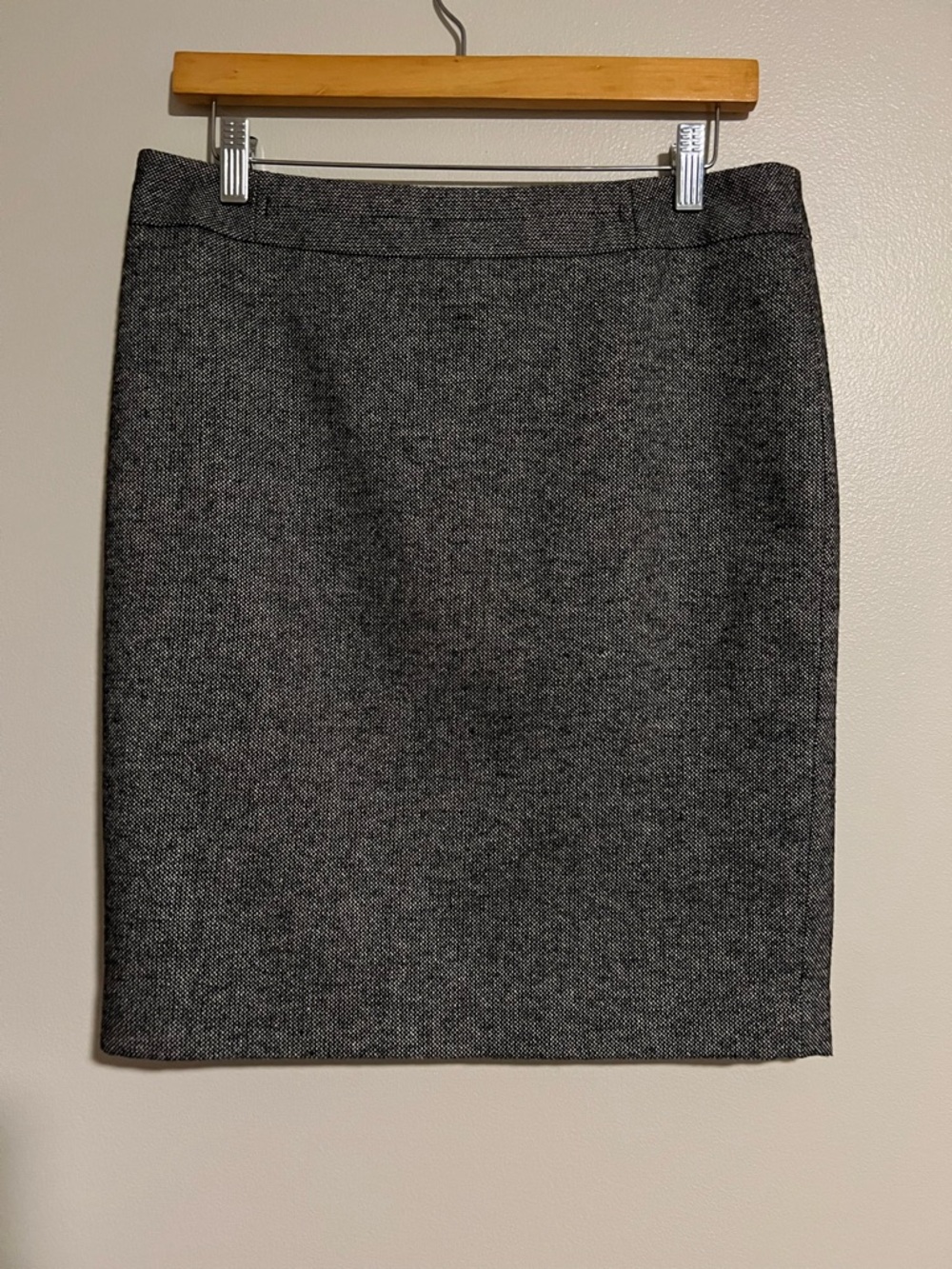Ann Taylor Gray Tweed Pencil Skirt
